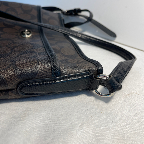 Coach Peyton Signature Crossbody Bag - Picture 5 of 6